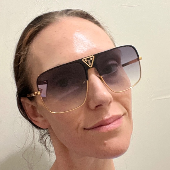 Louis Vuitton sunglasses with case - Picture 7 of 10